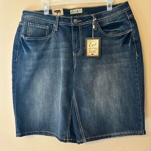 Earl Jeans Women's Blue Denim Shorts